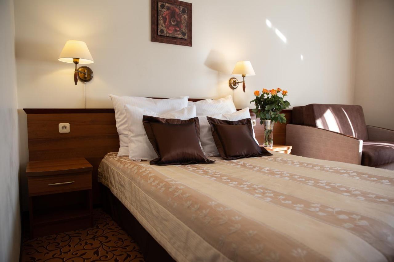 Hotel Panorama Ostrowiec Świętokrzyski Εξωτερικό φωτογραφία