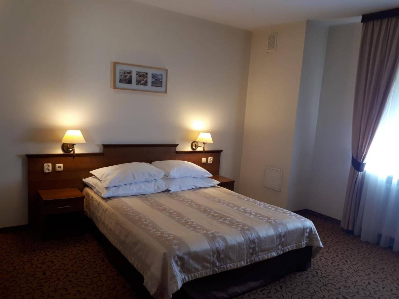 Hotel Panorama Ostrowiec Świętokrzyski Εξωτερικό φωτογραφία