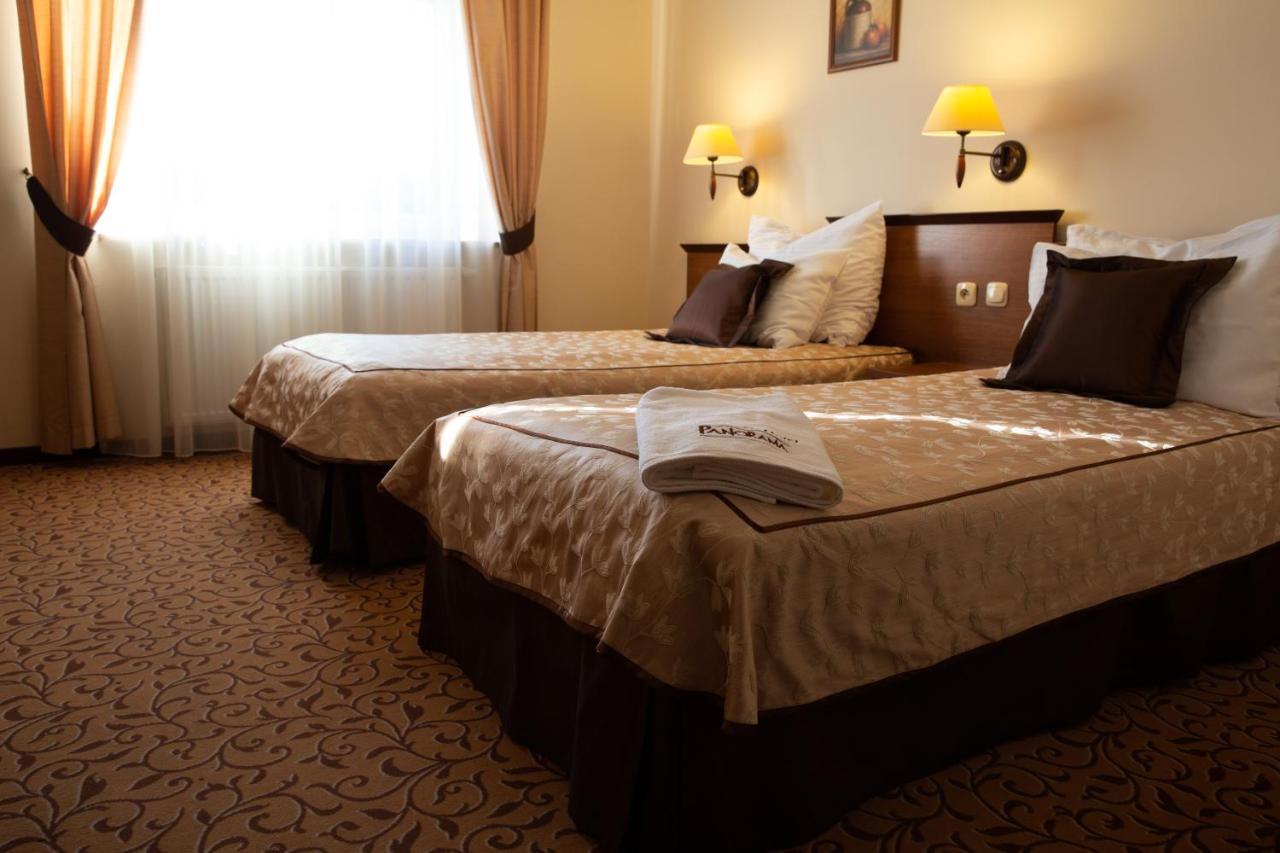 Hotel Panorama Ostrowiec Świętokrzyski Εξωτερικό φωτογραφία