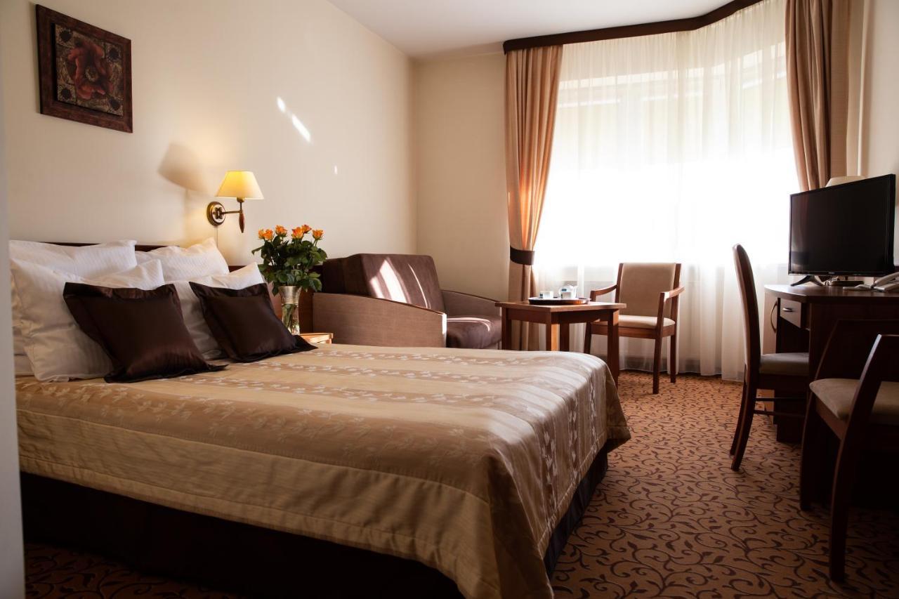 Hotel Panorama Ostrowiec Świętokrzyski Εξωτερικό φωτογραφία