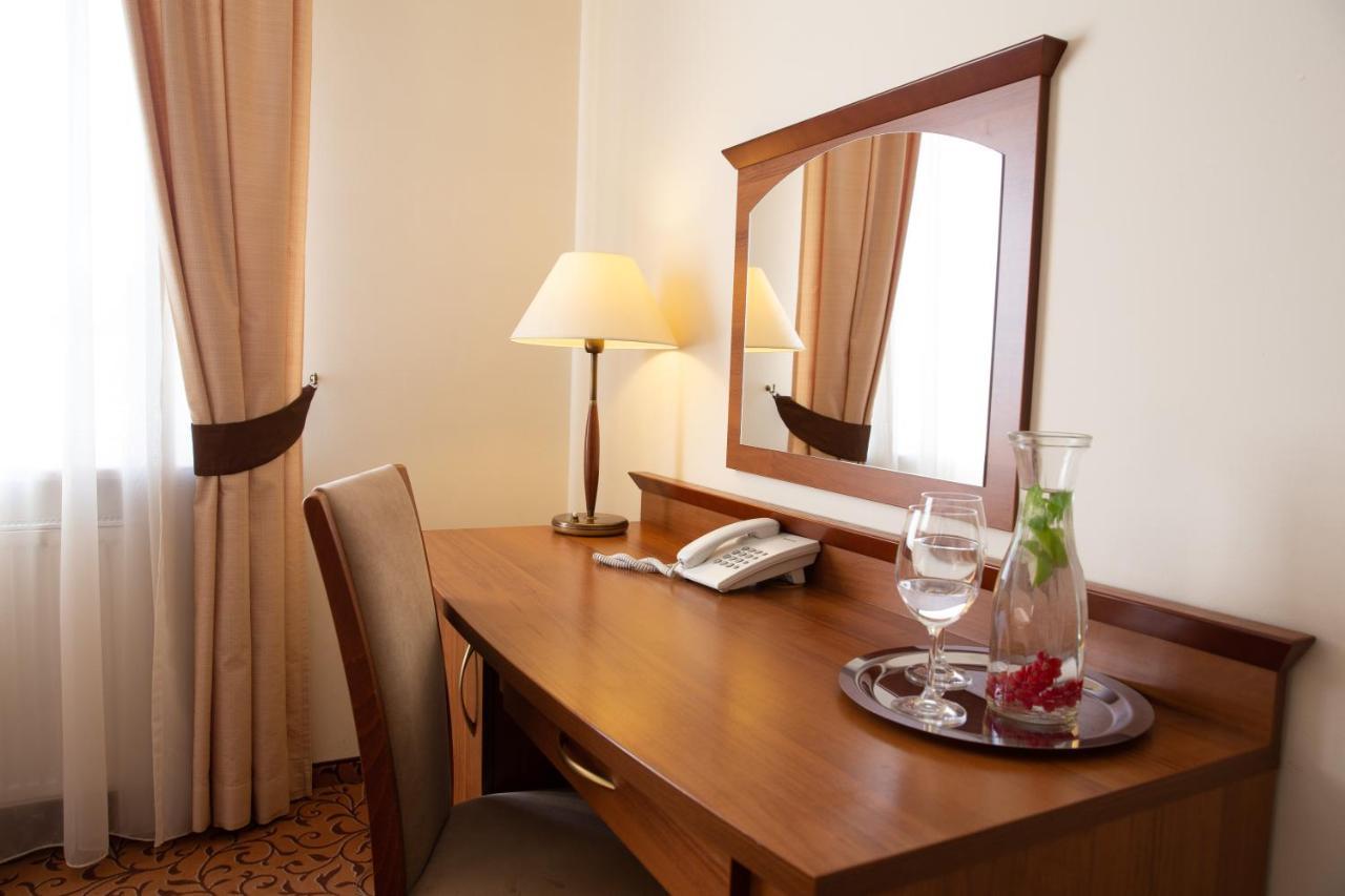 Hotel Panorama Ostrowiec Świętokrzyski Εξωτερικό φωτογραφία